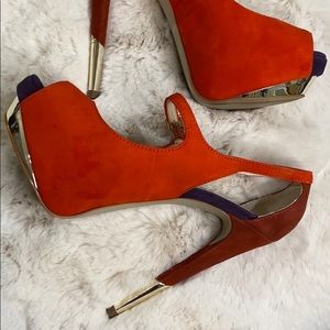 BOUTIQUE 9 Nickeya Multi Suede Platform Peep Toe